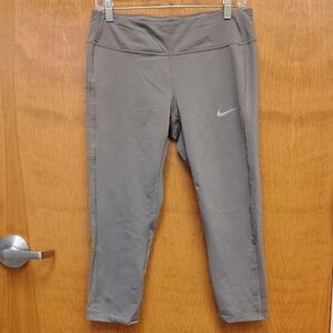Nike Dri-Fit Cropped Leggings